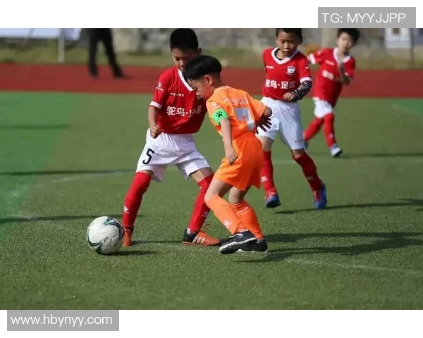 足球盛宴汇聚明星风采共同见证绿茵传奇时刻的合影纪念